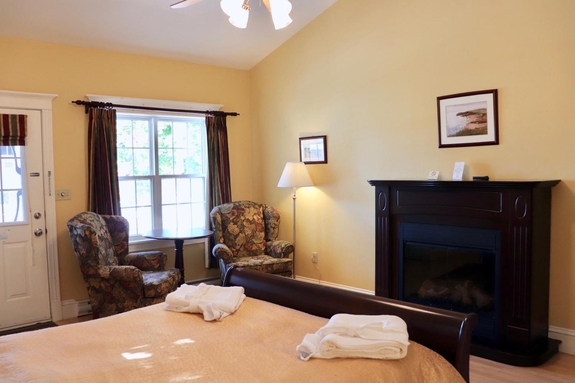 Shining Waters Country Inn Cavendish Exterior photo