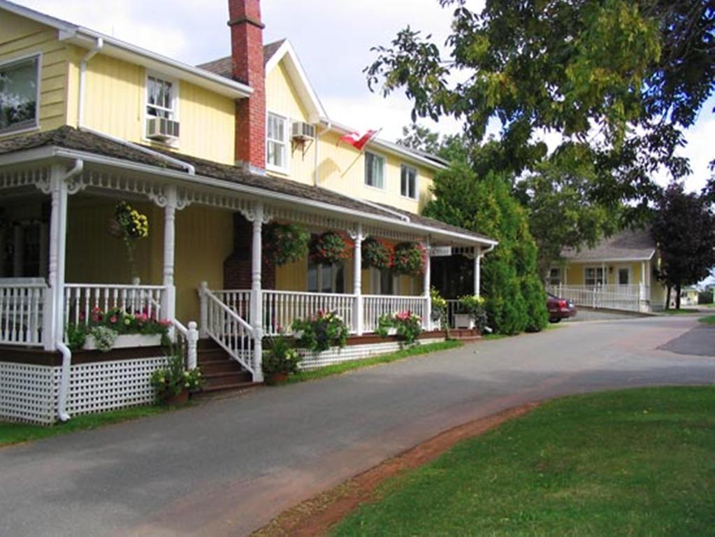 Shining Waters Country Inn Cavendish Exterior photo