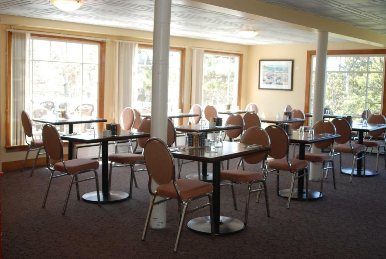 Shining Waters Country Inn Cavendish Exterior photo